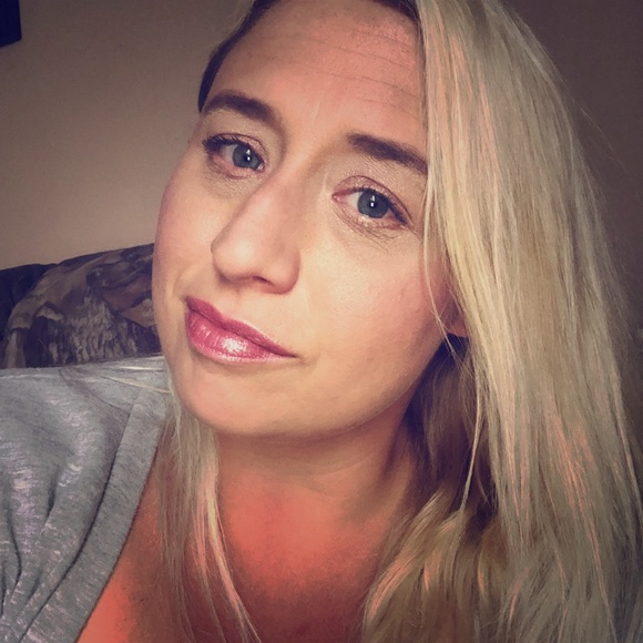 Meet your Posher, Kim - Picture 1 of 1